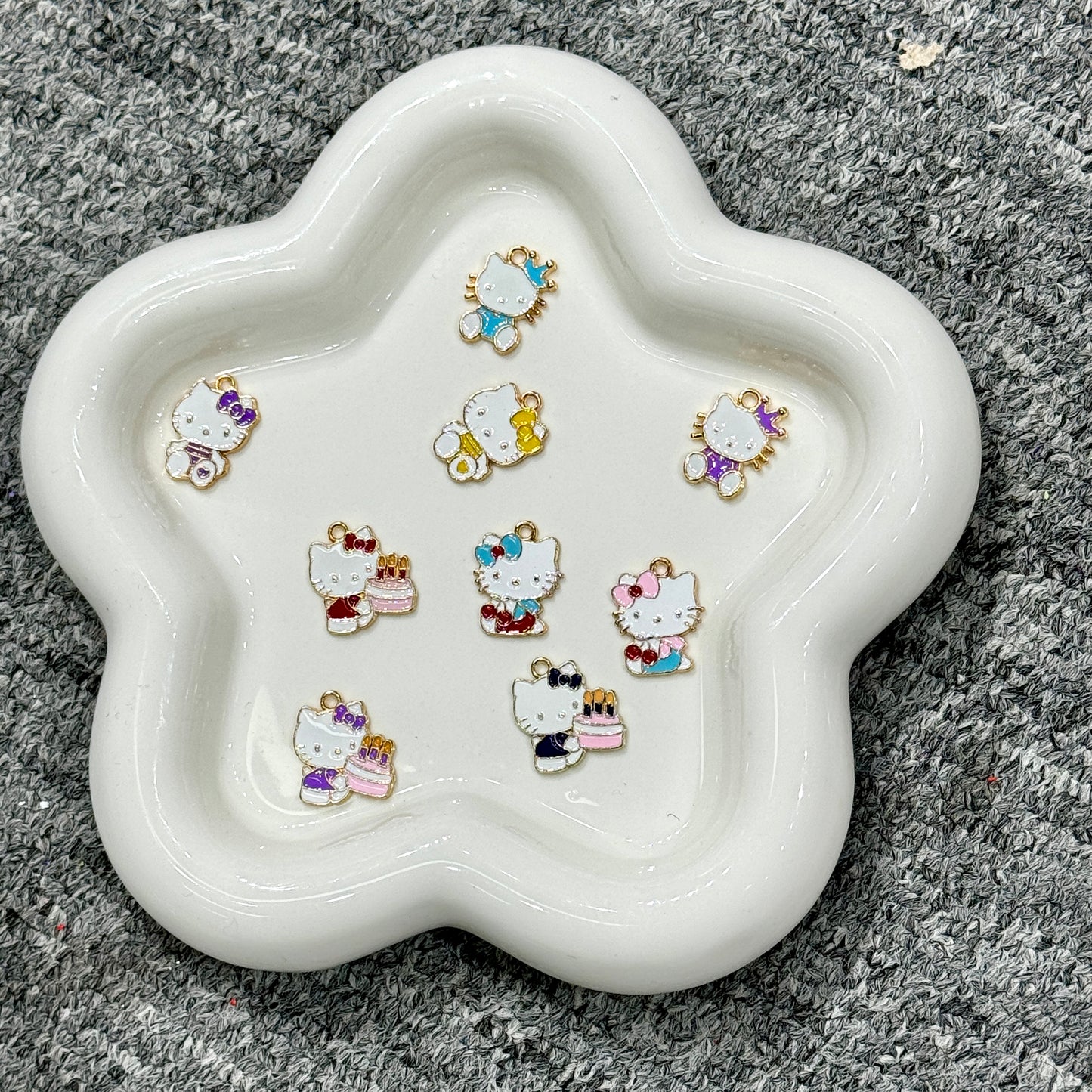 P-18 HK Lovely Pendant